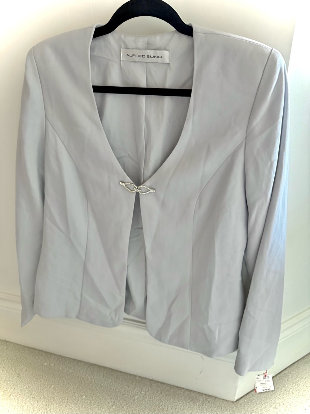 ALFRED SUNG Light Gray Open-Front Blazer with Decorative Clasp